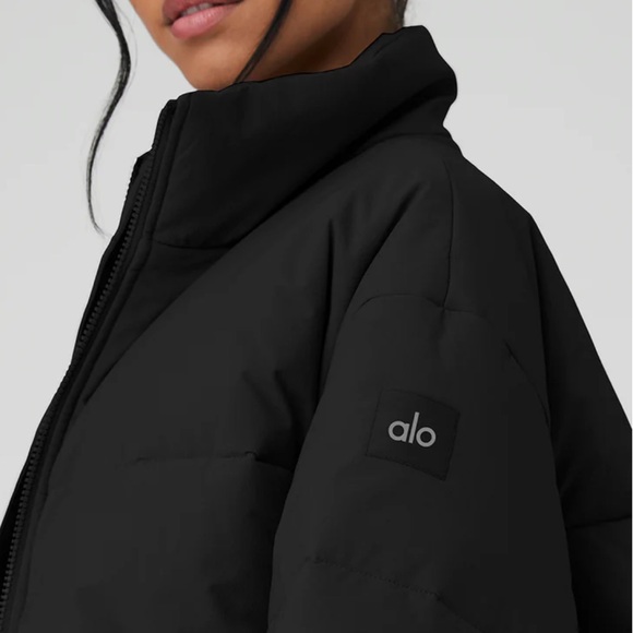 ALO Yoga Stretch Woven Street Puffer - Picture 2 of 5